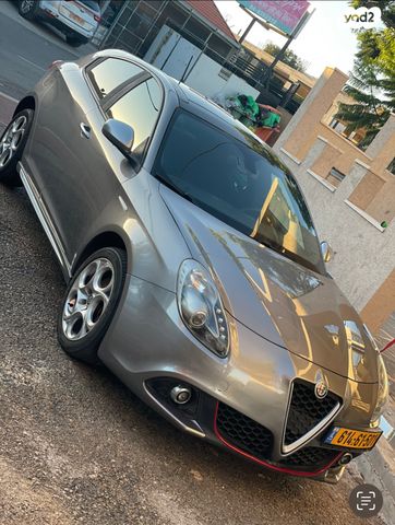 מודעת רכב אלפא רומיאו ג'ולייטה