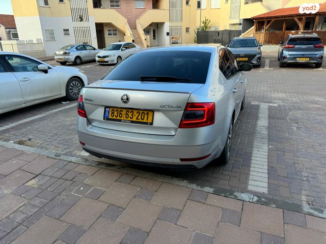 סקודה אוקטביה