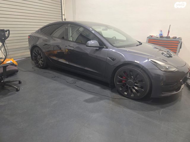 מודעת רכב טסלה מודל 3