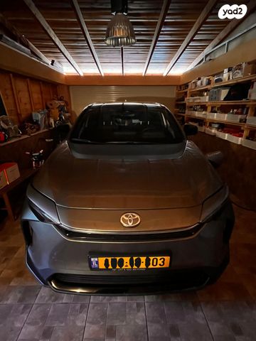 מודעת רכב טויוטה bZ4X