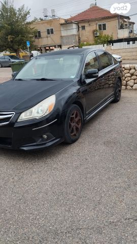 סובארו B4/לגאסי