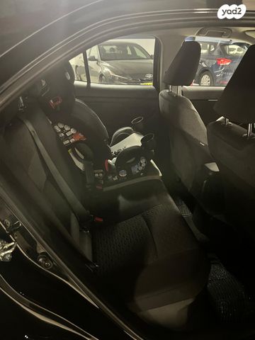 טויוטה יאריס קרוס