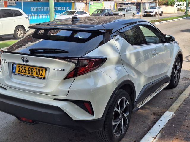 מודעת רכב טויוטה C-HR