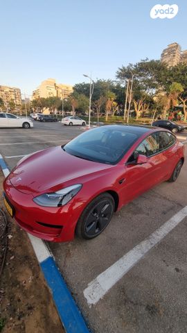 מודעת רכב טסלה מודל 3