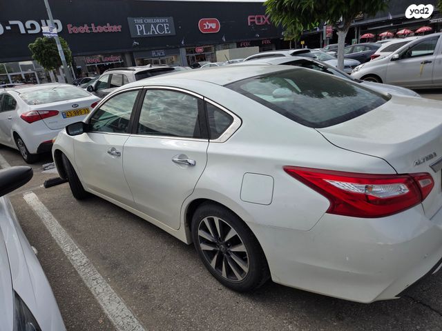 ניסאן אלטימה