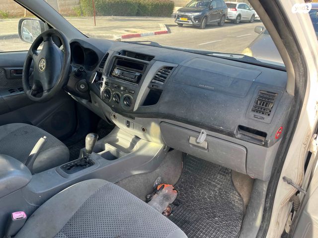 מודעת רכב טויוטה היילקס ויגו