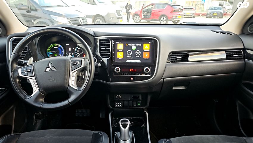 מיצובישי אאוטלנדר