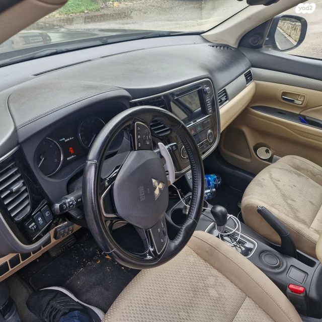 מיצובישי אאוטלנדר