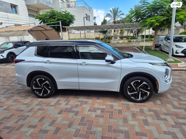 מיצובישי אאוטלנדר