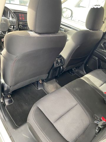 מיצובישי אאוטלנדר