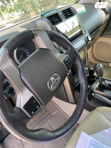 טויוטה לנד קרוזר