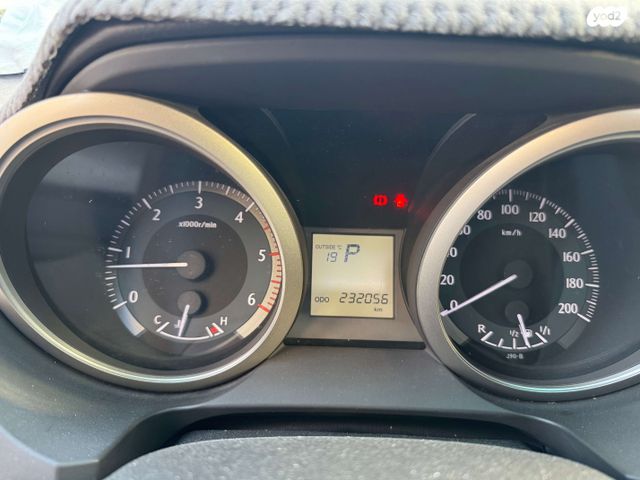 טויוטה לנד קרוזר