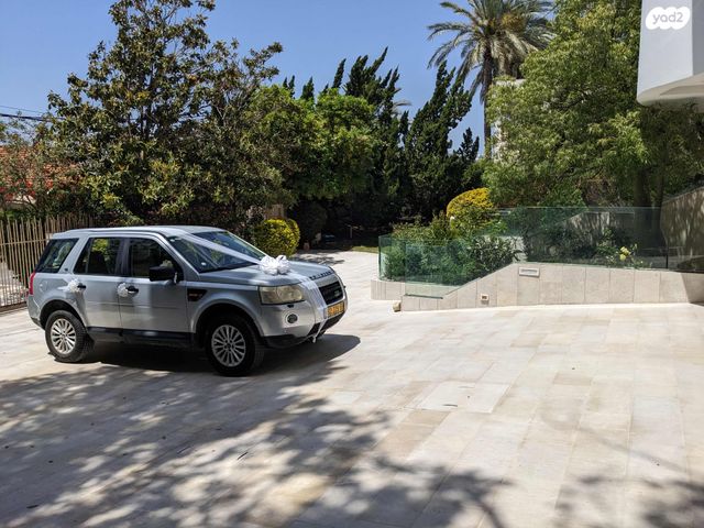 מודעת רכב לנד רובר פרילנדר