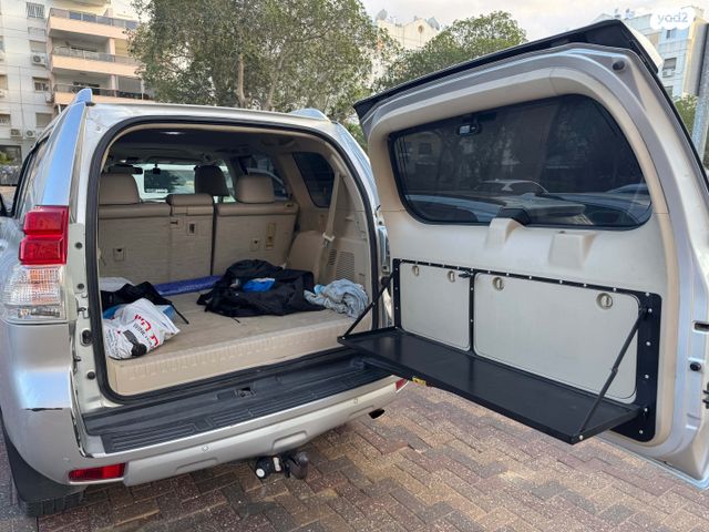 טויוטה לנד קרוזר