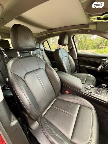 אלפא רומיאו סטלביו