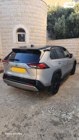 מודעת רכב טויוטה RAV4