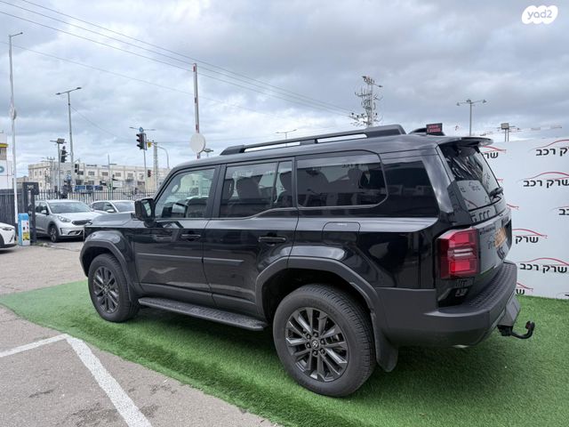 טויוטה לנד קרוזר