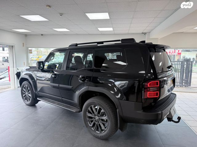 טויוטה לנד קרוזר