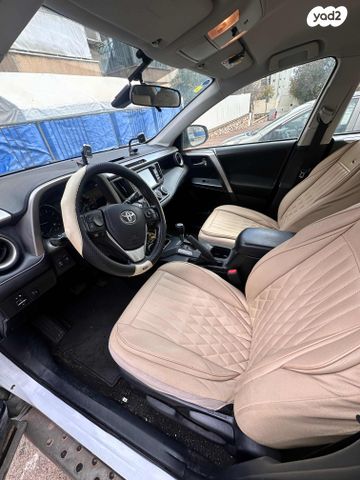 טויוטה RAV4