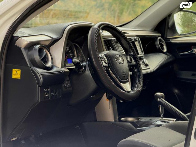 טויוטה RAV4