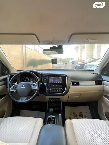 מיצובישי אאוטלנדר