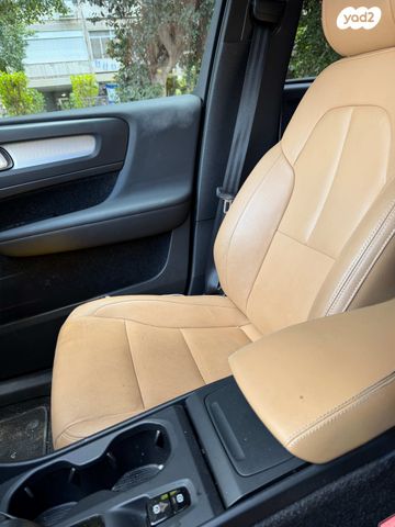 וולוו XC40