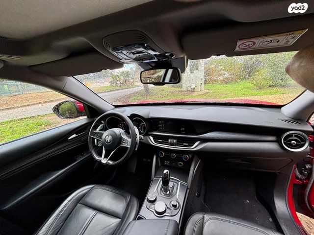 אלפא רומיאו סטלביו