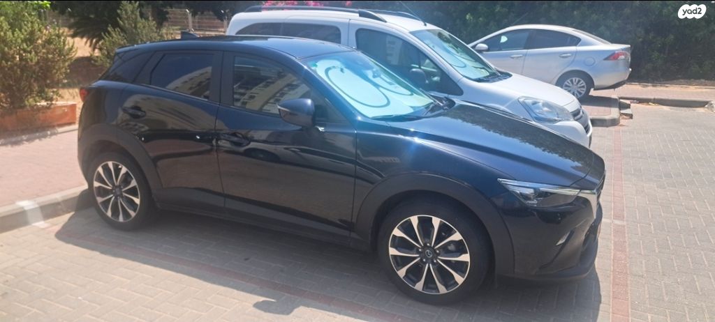 מודעת רכב מאזדה CX-3