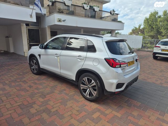 מודעת רכב מיצובישי ASX