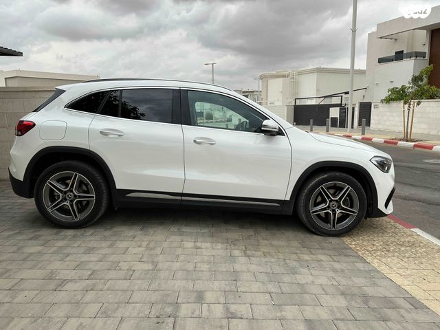 מודעת רכב מרצדס-בנץ GLA