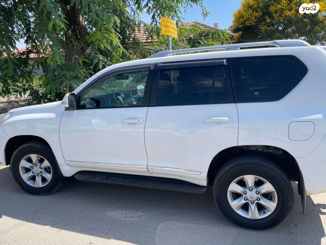 טויוטה לנד קרוזר