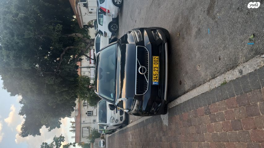 וולוו XC40