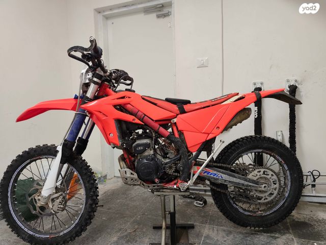 מודעת רכב בטא איקסטריינר 300