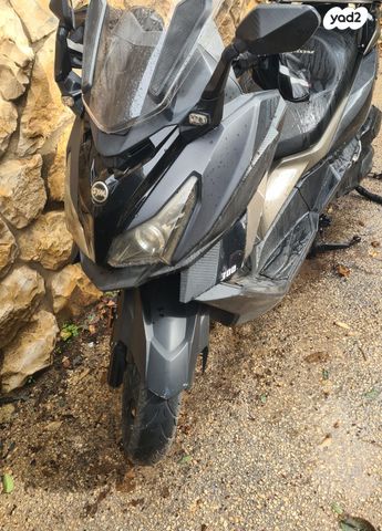 מודעת רכב סאן יאנג קרוזים 300