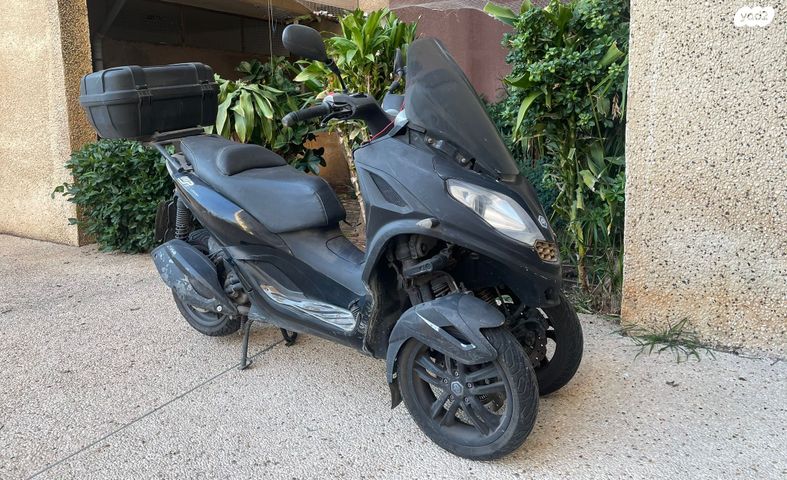 מודעת רכב פיאג'ו MP3 300