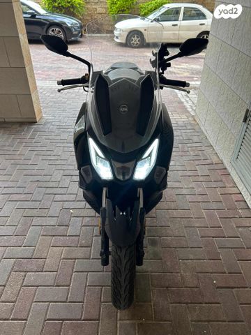 מודעת רכב סאן יאנג ג'וירייד 300 16