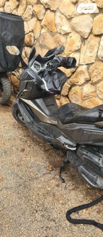 סאן יאנג קרוזים 300