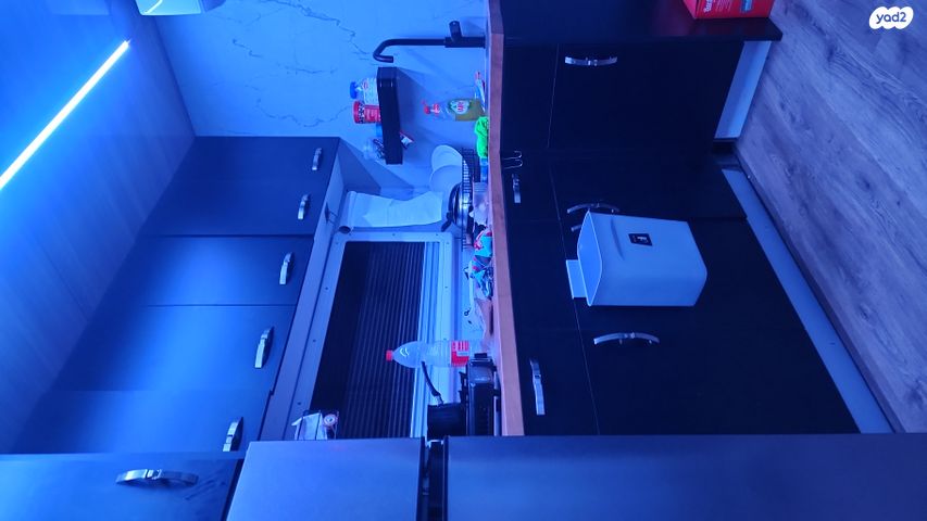 מודעת רכב ממונע אוטוקראוון