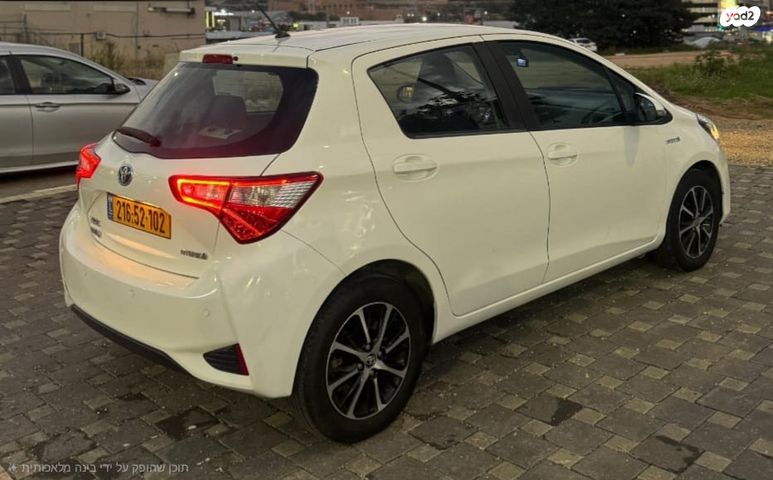 טויוטה יאריס