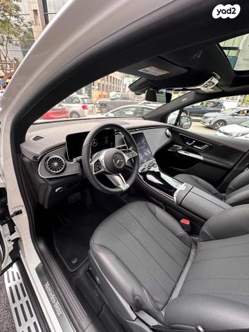 מרצדס-בנץ EQE SUV