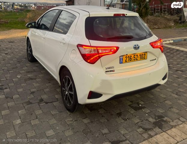 טויוטה יאריס