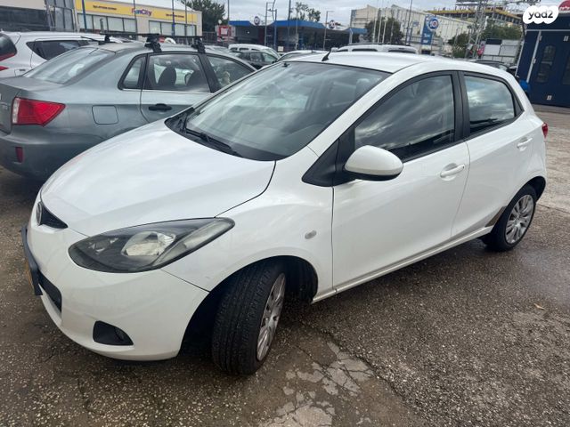 מודעת רכב מאזדה 2