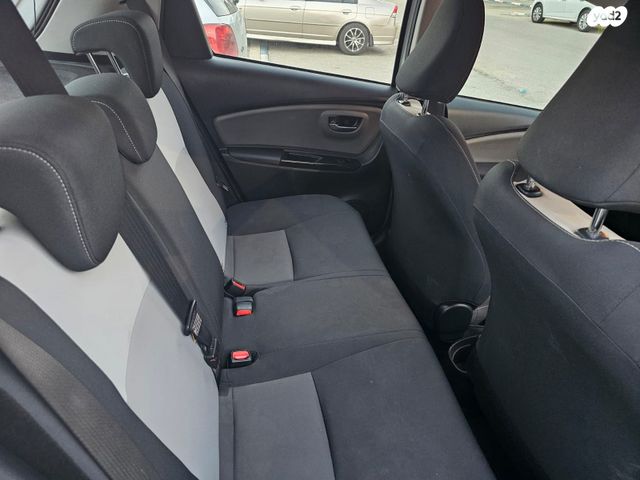 טויוטה יאריס