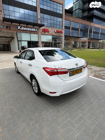 טויוטה קורולה