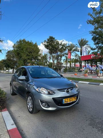 מודעת רכב מאזדה 2