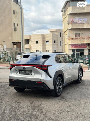 טויוטה bZ4X