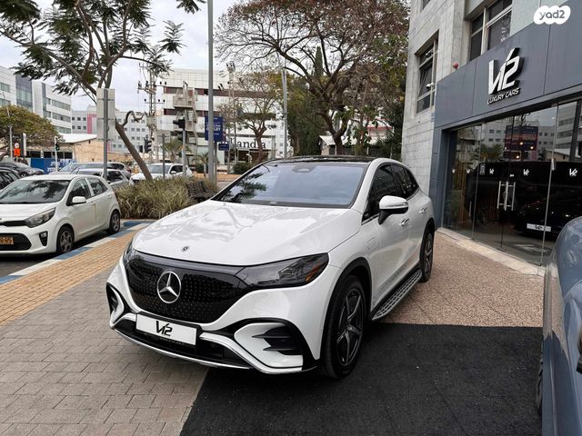 מודעת רכב מרצדס-בנץ EQE SUV