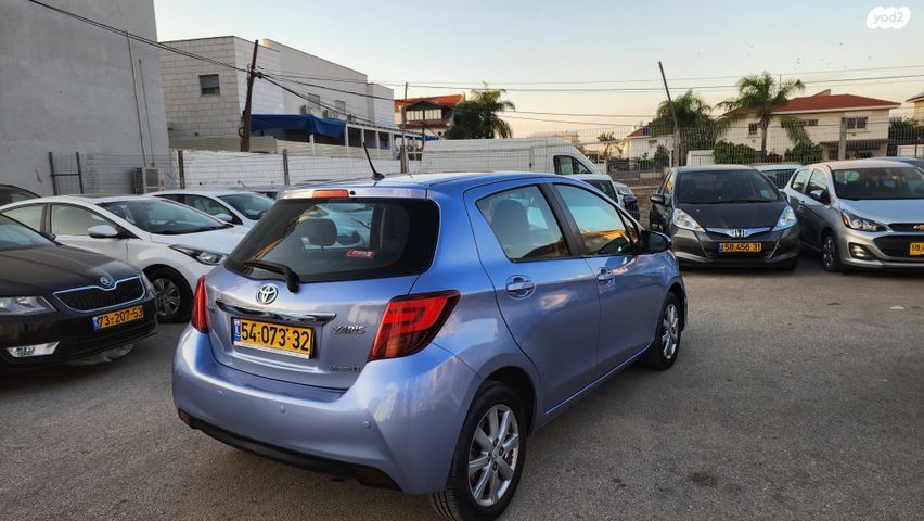 טויוטה יאריס