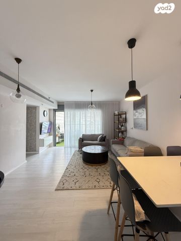 חיים הרצוג 15