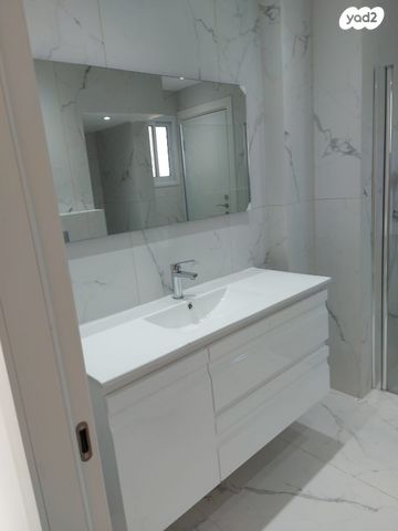 דירה, רחבת הרב עוזיאל 13, שכונה י"א, באר שבע